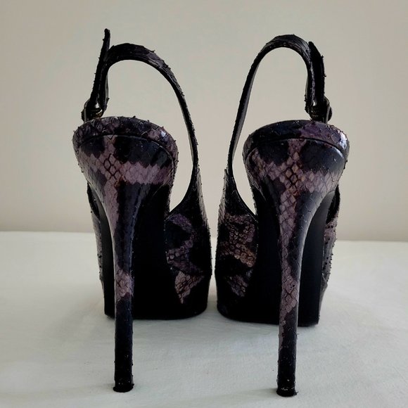 Vera Wang Lavender snakeskin leather high heels. - Picture 3 of 4